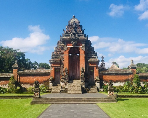 Bali Safari Park and Tanah Lot Tour | Taman Ayun Temple | Bali Traventure