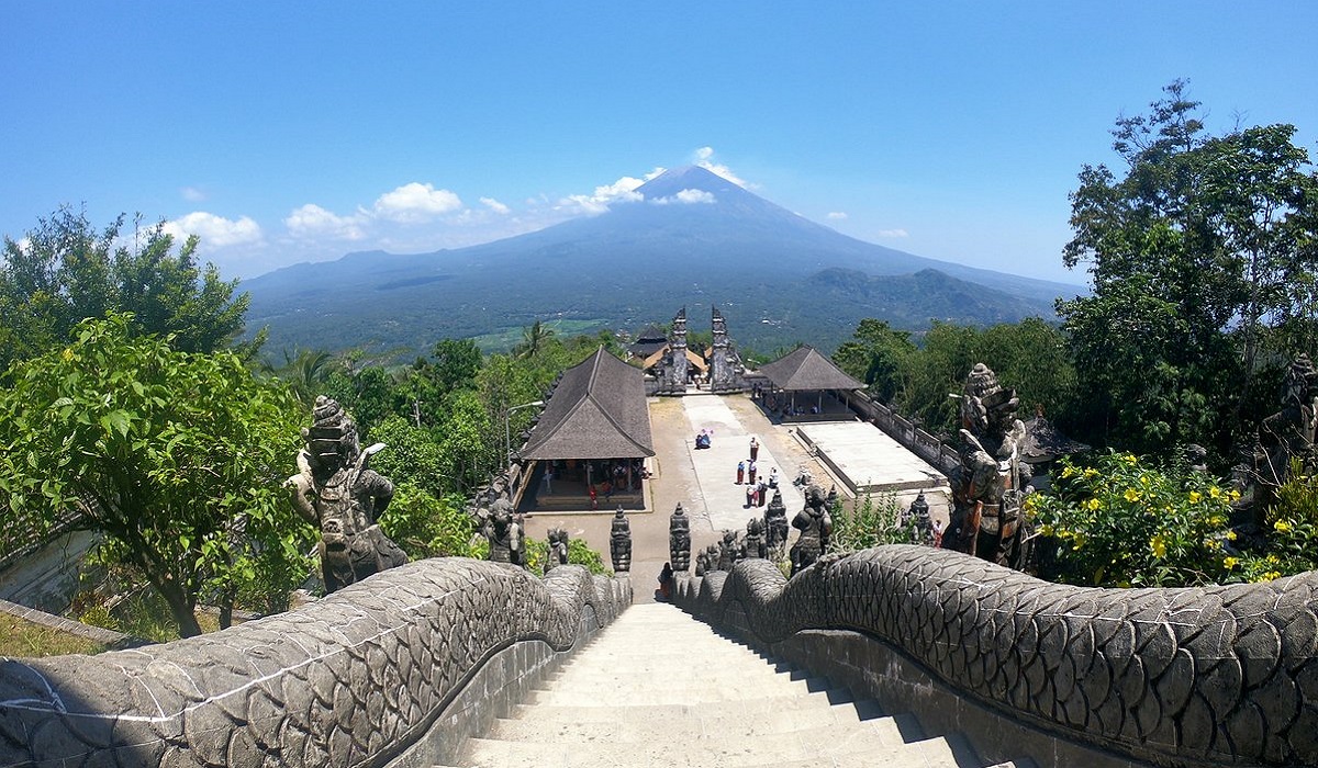 BALI LEMPUYANG TOUR