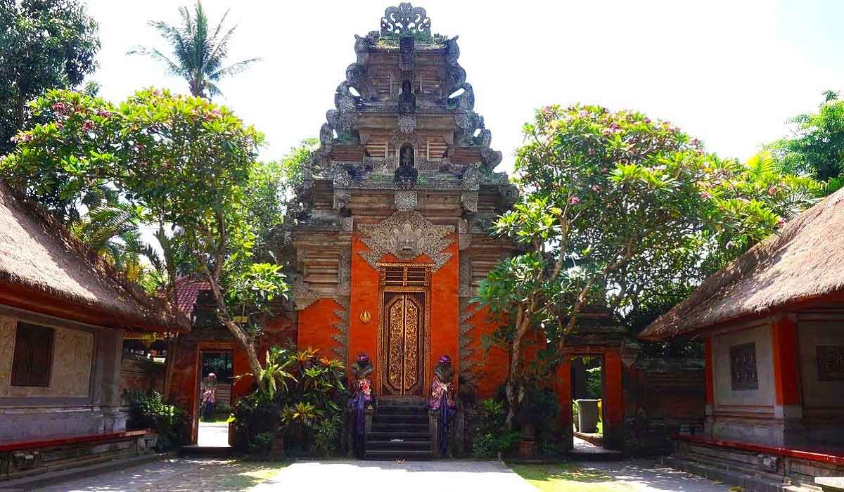 UBUD ROYAL PALACE